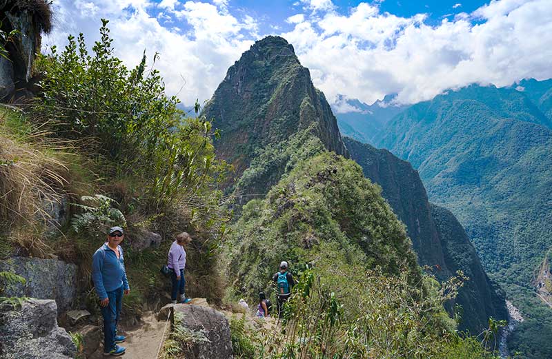 Estrada para a montanha Huchuy Picchu