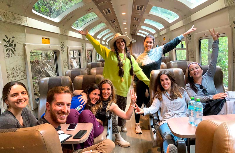 Turistas a bordo do trem Expeditions