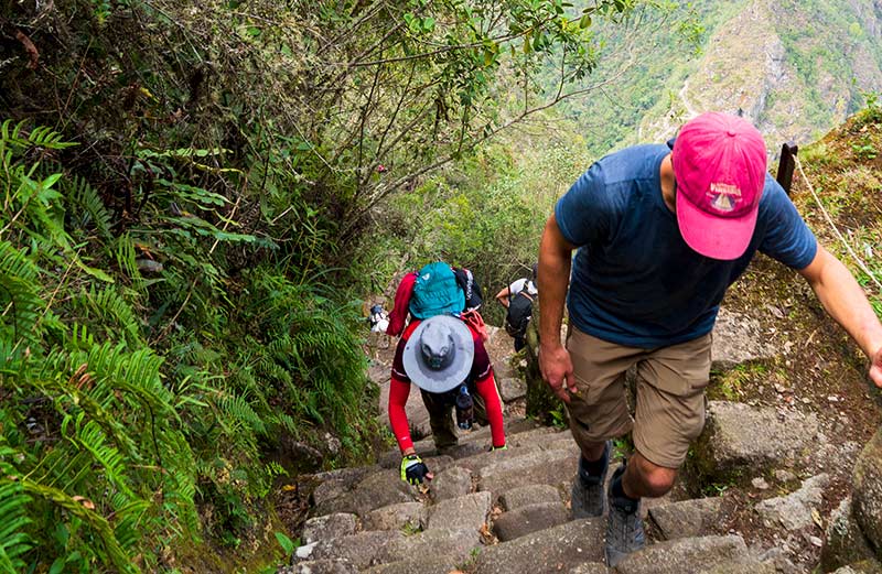 Trilhas nas montanhas de Huayna Picchu